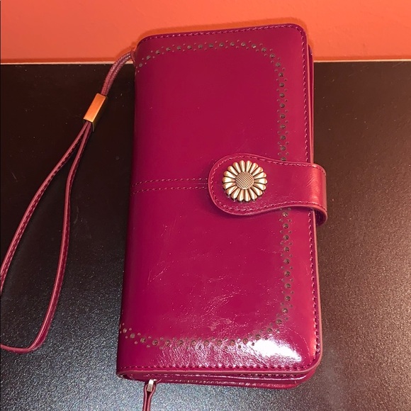 Magenta wallet/Wristlet👛 - Picture 6 of 6